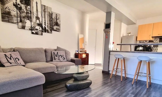 Saint-Cyr-l'Ecole Apartment | Superb apartment with garden near Versailles