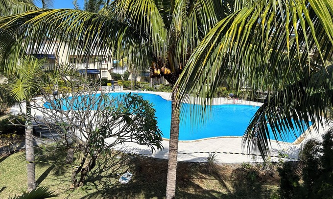 Flic-en-Flac Apartment | Superb apartment-300m from beach (Rate incl. free WiFi, maid service, parking.)