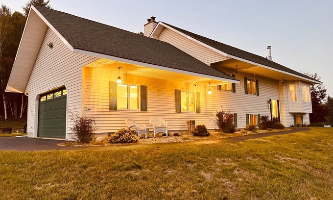 Johnsburg Ski Chalet | Superb Chalet Near Gore Ski Resort, Hot Tub, Game Room, Firepit and Fireplace