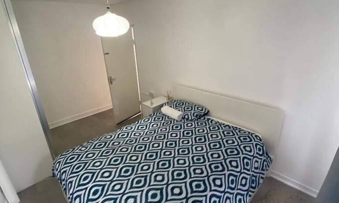Vauxhall Apartment | Superb Flat Next to Stockwell Station!