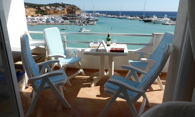 Santa Ponsa Apartment | Superb Front Line Apartment with fantastic sea views