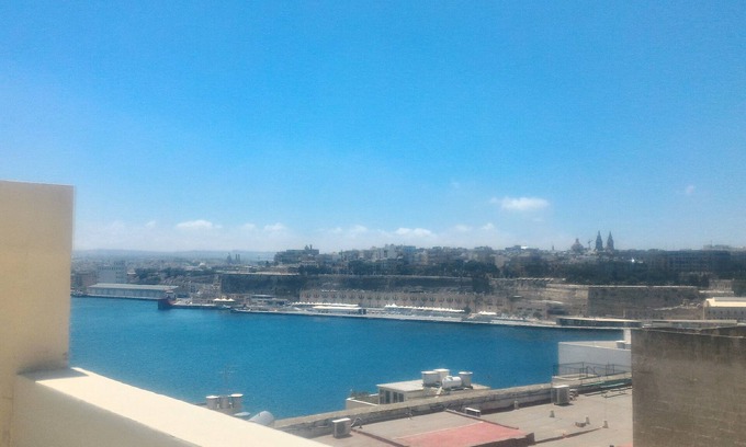 Senglea House | Superb medieval townhouse with great Valletta sea views
