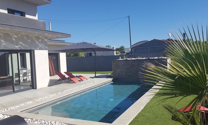 Cap d'Agde Villa | Superb new contemporary villa with private pool 400 m from the sea