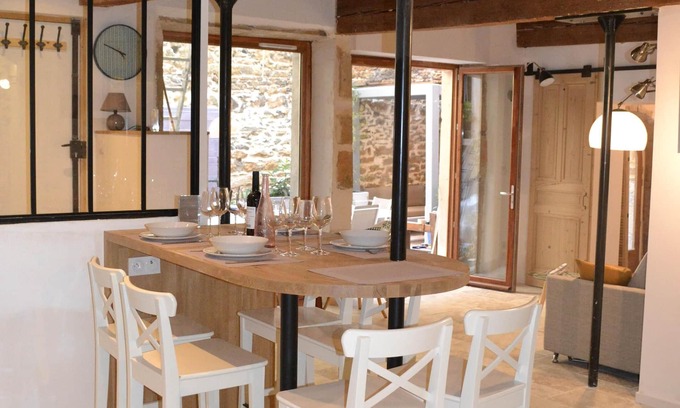 Gorge de Loup House | Superb old boat shop in Saone 10 minutes from Vieux Lyon