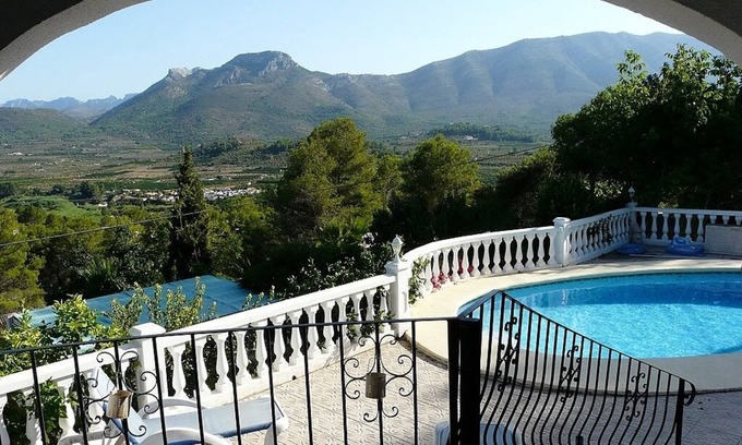 Alcalali Villa | Superb Villa with Stunning Mountain and Valley Views