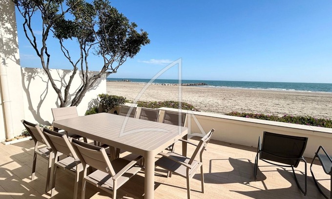Palavas-les-Flots Apartment | Superbe T5 en Rez-de-plage, Terrasse et Emplacements de Stationnement