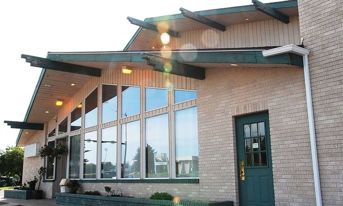 South Lethbridge Hotel | Superlodge Canada Lethbridge