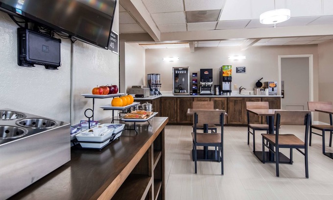 Higginsville Hotel | SureStay Hotel by Best Western Higginsville