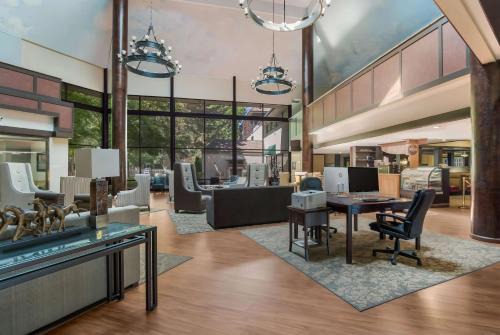 Reno Hotel | SureStay Plus Hotel by Best Western Reno Airport