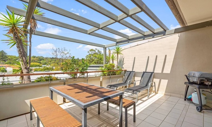 Avalon Beach Apartment | Surf at Avalon Beach and Laze on the Private Terrace