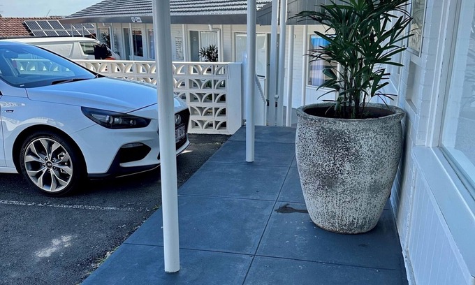 Charlestown Hotel | Surf Beach Motel Newcastle