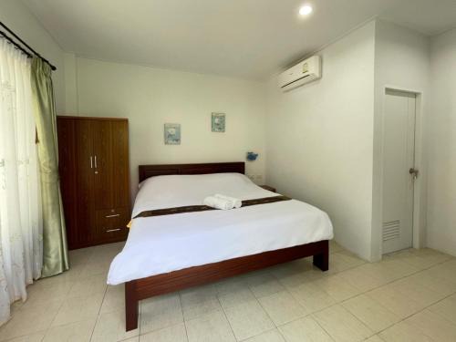 Huai Yang Apartment | Surinbeach Double Room 102