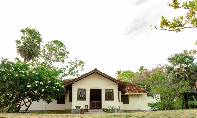 Irrakkakandi Villa | Surya Lagoon Village-Lovely 4-bedroom villa in Nilaveli with WiFi and AC