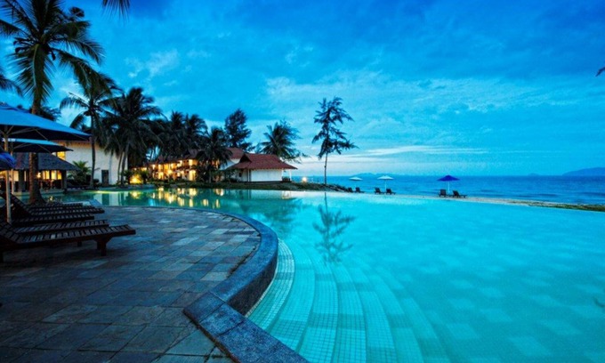Kampung Ru Tapai Hotel | Sutra Beach Resort