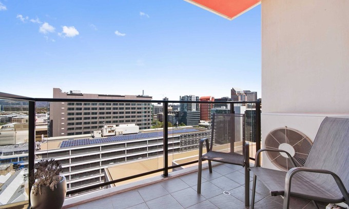 Adelaide Central Business District Apartment | Swainson on Synagogue