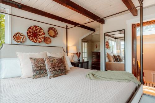 Historic Railroad District House | Swank House on Main St in Ashland