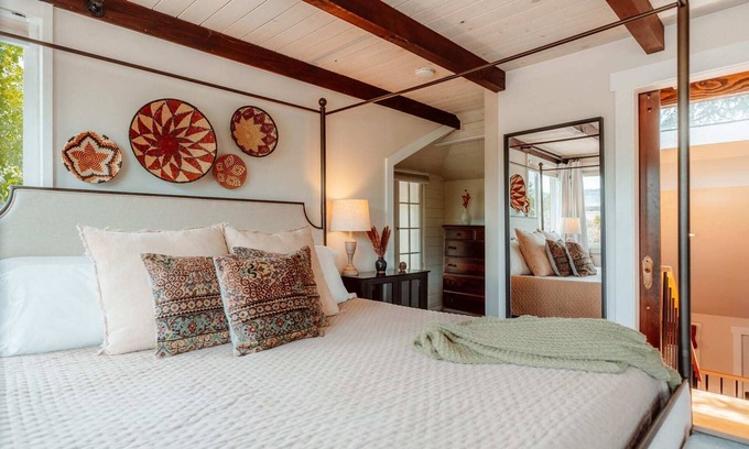 Historic Railroad District House | Swank House on Main St in Ashland