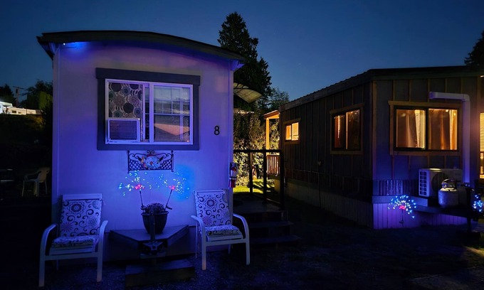 Birch Bay Apartment | Sweet Caravan Tiny Home by creek & bay. Twin bed.