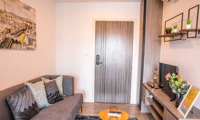 Mueang Samut Prakan District Apartment | swimming pool and gym , near BTS PuChao,bkbloft4 - Tambon Thepharak