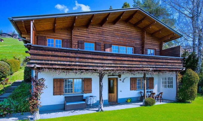 Aeschlen ob Gunten Apartment | SwissHut Stunning Views Alps & Lake - Chalet Emmit