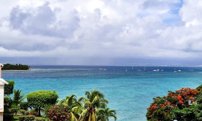 Perinet Apartment | T 3 with view of ilet Gosier and Basse Terre