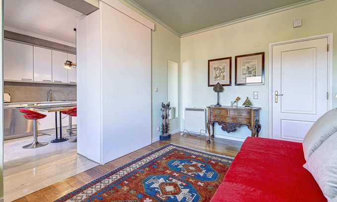 Campo Grande Apartment | T0+1 APARTMENT WITH STUNNING VIEWS OVER THE NEIGHBORHOOD OF ALVALADE