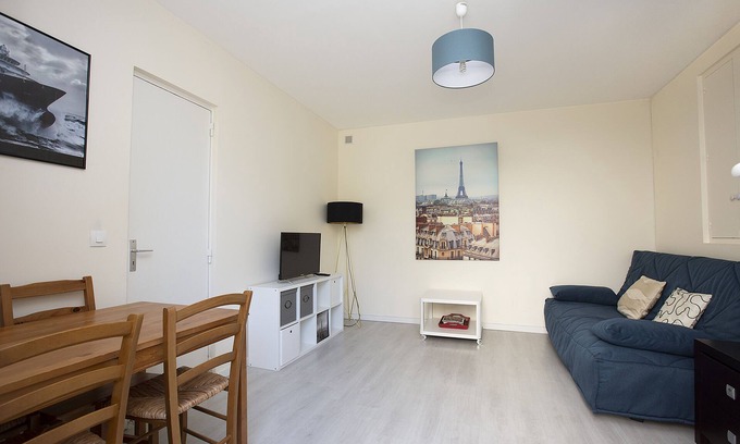 Garches Apartment | T2 35 m² detached on private driveway at the gates of Paris