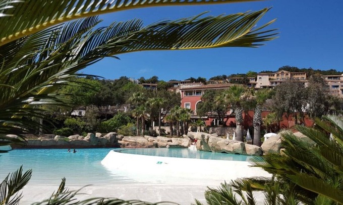 Les Restanques Apartment | T2 45M² GULF OF ST TROPEZnTERRACE SEA VIEW AIR CONDITIONING WIFI SWIMMING POOLS