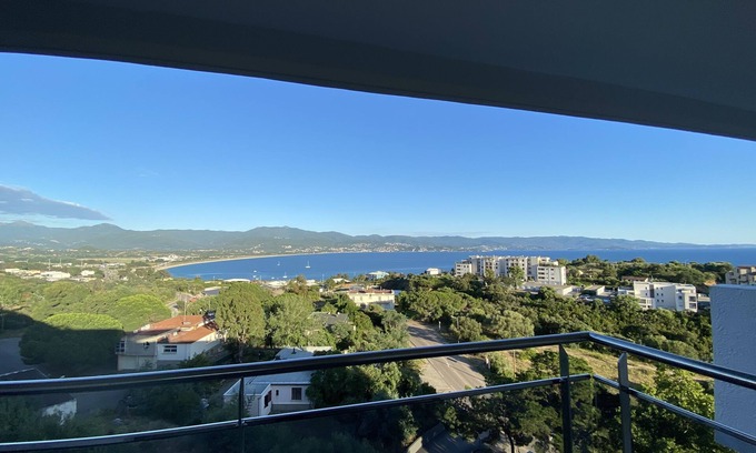 Le Ricanto Apartment | T2 apartment, sea view, at the entrance to Ajaccio.