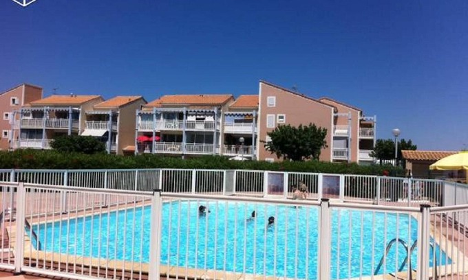 Palavas-les-Flots Apartment | T2 cabin COSY, 4 people, terrace, swimming pool, parking, air conditioning, Wifi, ANCV