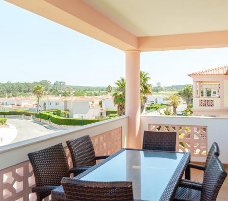 Praia del Rei Apartment | T2 espaçoso Praia Del Rey, Óbidos piscina comum, Caravelas