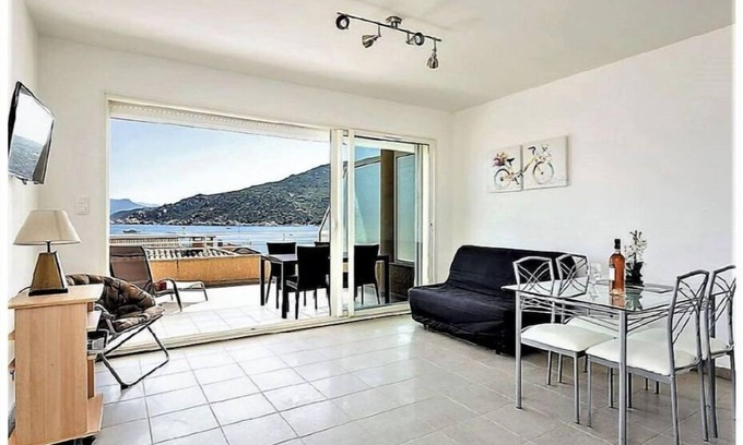 Belvedere-Campomoro Villa | T3 Les pieds dans l'eau: sea view - Air-conditioned, equipped apartment - Golf Campomoro