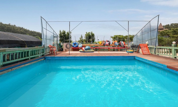 Kkotchi House | Taean Vintage House Pet-friendly Pension