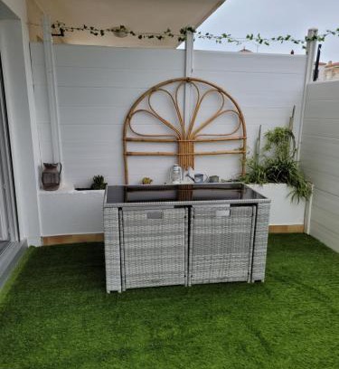 Frontignan Apartment | Tahiti Beach, T2 à la mer, piscine, terrasse et parking