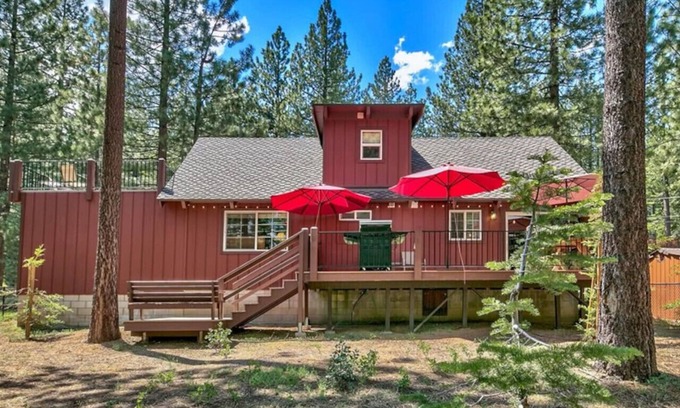 Country Club Estates Cabin | Tahoe Townie - Cozy Cabin in South Lake Tahoe!