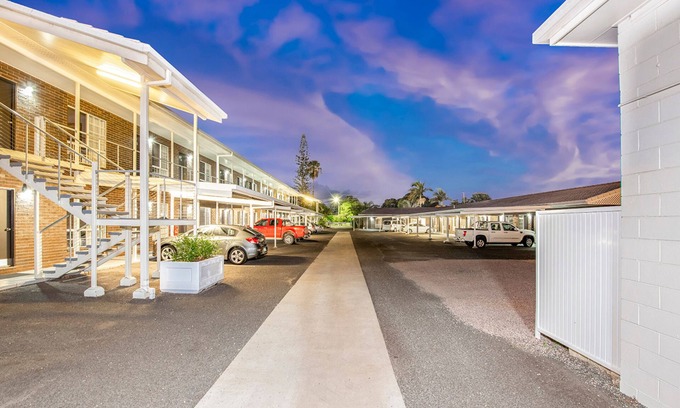 Bundaberg West Hotel | Takalvan Motel