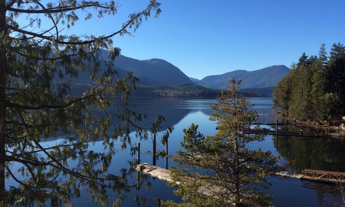 Port Alberni House | Take a deep breath.unwind and let the natural beauty take you away.