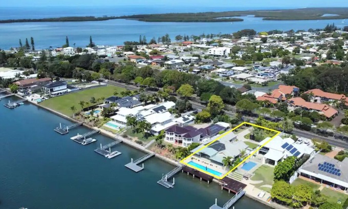 Golden Beach Apartment | Take time to look through the stunning photos of this unique waterfront home.