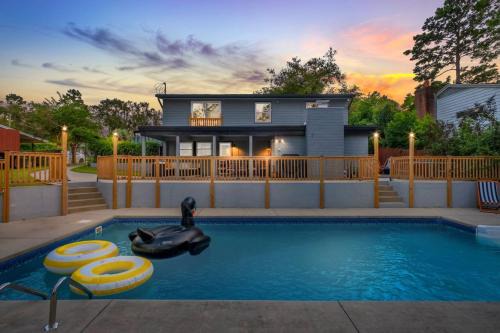 Tallahassee House | TAL Getaway with POOL only 7 Mins to FSU