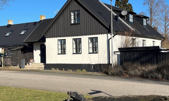 Skillinge House | Tasteful 1870s house in the old part of the fishing village Skillinge