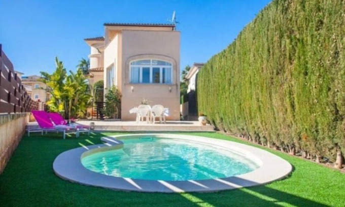 Colonia Sant Jordi House | Tasteful holiday home with pool in the middle of Colonia St. Jordi near Es Trenc