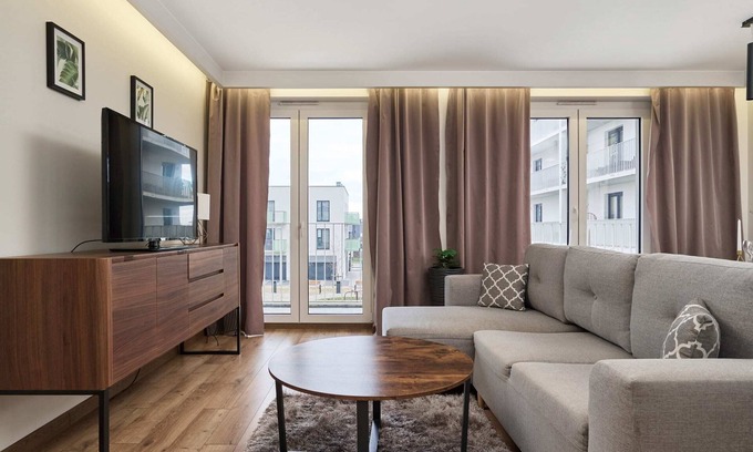 Fabryczna Apartment | Tawryczewskiego 4 | Fashionable Apartment | Balcony