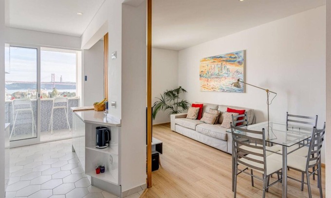 Linda-a-Velha Apartment | Tejo River View Apartment nearby Belém