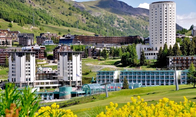 Sestriere Apartment | Teleo 82 Ski In - Ski Out 50m