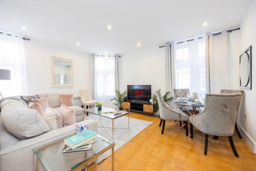 Fairfield Apartment | Temple Chambers Aparthotel Central Croydon , Long Stays , Weekly & Monthly Offers , Contractors , Relocations , Leisure & Family Stays