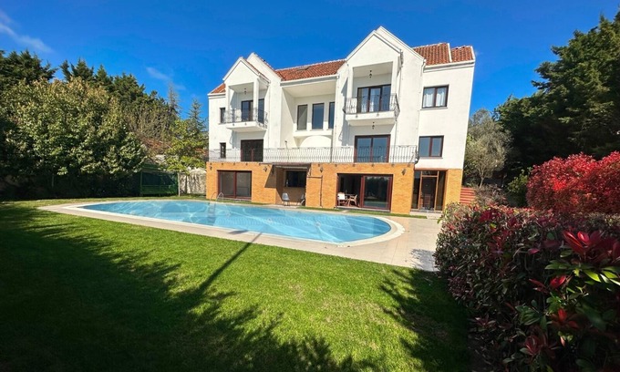 Buyukcekmece Villa | Tepekent'te tripleks lüks villa