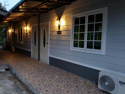 Dungun District House | Teratak Adamia Roomstay 03