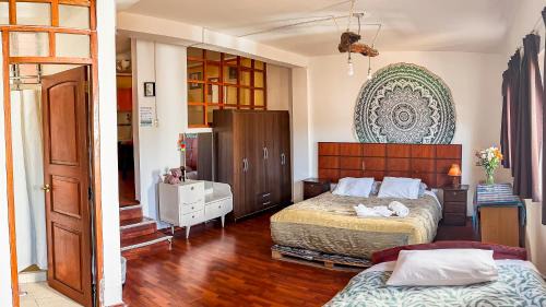 San Blas House | Terrace View House in Cusco Big Kitchen, Lounge and Private Yard