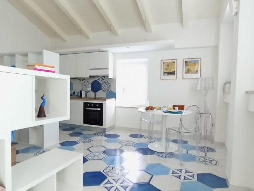 Historical Downtown Salerno Apartment | Terrazza a Santa Lucia