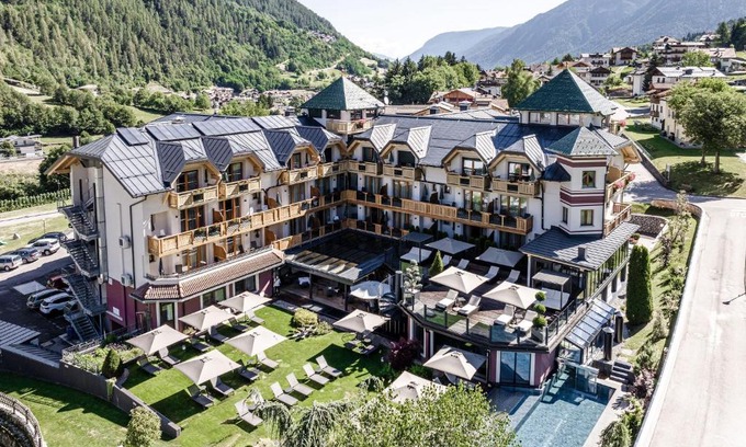 Almazzago Hotel | Tevini Dolomites Charming Hotel